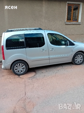 Продавам Ситроен Берлинго Multispace 1.6 109k газ бензин , снимка 4 - Автомобили и джипове - 51457306