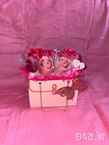 Сатенени рози, снимка 5 - Изкуствени цветя - 53225135