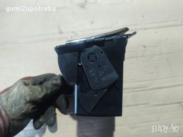 Поставка за Чаша Къп Холдър Mercedes E class W211 4Matic Tmodel 2008, снимка 4 - Части - 47309866