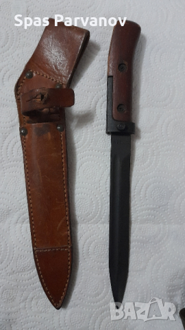 Войнишки ножове от Италия 1938г.и отЧехия1958г, снимка 1 - Антикварни и старинни предмети - 44865403