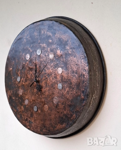 ЧАСОВНИК С ИСТОРИЯ: БАКЪРЕНА ТАВА И БЪЛГАРСКИ ЦАРСКИ МОНЕТИ, снимка 5 - Стенни часовници - 52587079