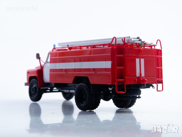 ГАЗ-53 AC-30-106Г пожарна - мащаб 1:43 на АвтоИстория моделът е нов в кутия, снимка 2 - Колекции - 43634855