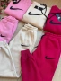 Дамски ватиран екип Nike, снимка 1