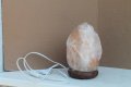 Лампа планински кристал, снимка 1 - Настолни лампи - 36968124