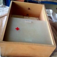 Соц дървено шкафче Аптека, снимка 5 - Антикварни и старинни предмети - 32760334