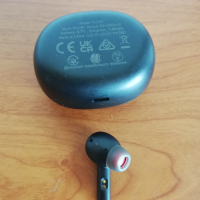 EarFun Air Pro 2 TW300 зарядна кутия и лява слушалка, снимка 4 - Слушалки, hands-free - 44866638