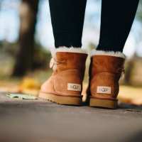 боти  UGG Mini Bailey Button II 1016422   номер 41-42, снимка 5 - Дамски боти - 35413098