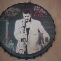 The KING Elvis Presley- автентична табела(тип бирена капачка), снимка 1 - Китари - 39810425