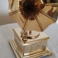 Сувенир- старинен грамофон с фуния, снимка 3 - Декорация за дома - 37956814