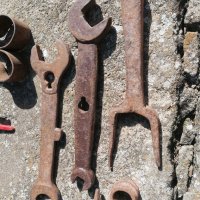 Сет стари ковани инструменти , снимка 9 - Селскостопанска техника - 38159026