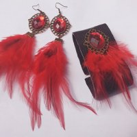 Разкошните червени обеци с бронзов медальон с червен кабошон в Античен стил и красиви червени пера !, снимка 15 - Обеци - 29008551