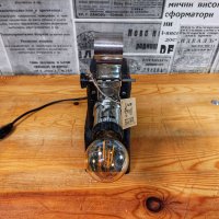 Лампа направена от стар прожекционен апарат., снимка 4 - Настолни лампи - 40273224