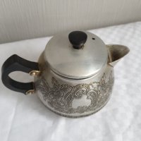 Малък английски алуминиев чайник, снимка 1 - Антикварни и старинни предмети - 43203538