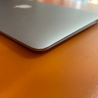 MACBOOK AIR I5, снимка 6 - Лаптопи за дома - 43486867