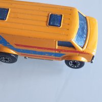  Matchbox Superfast #68 Chevrolet Van W/ Box Orange w/ Red Stripe, снимка 1 - Коли, камиони, мотори, писти - 39637965