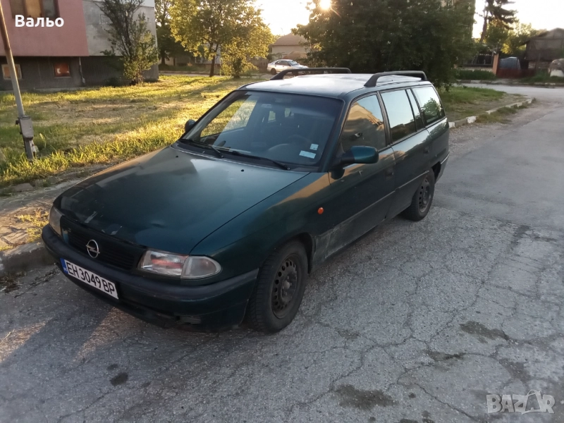 Продавам Опел Астра бензин комби град Белене , снимка 1