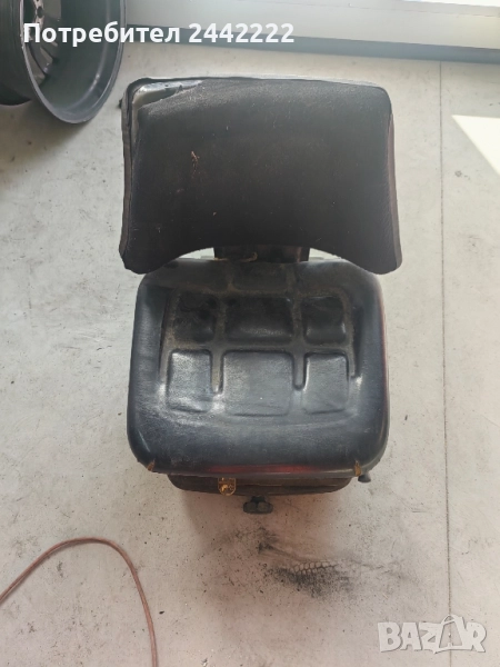 седалка за трактор , снимка 1