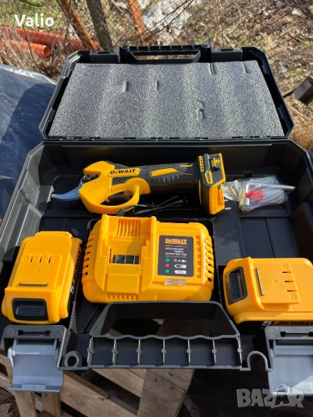 Лозарска ножица на батерии , снимка 1