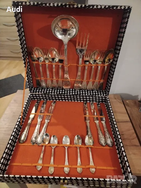 Посребрени прибори за хранене. Комплекта е в кутия  Комплектьт включва: Вилица и льжица за сервиране, снимка 1