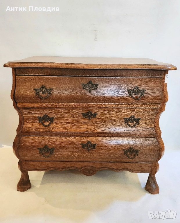 Старинен дъбов скрин в бароков стил – бомбе форма, снимка 1