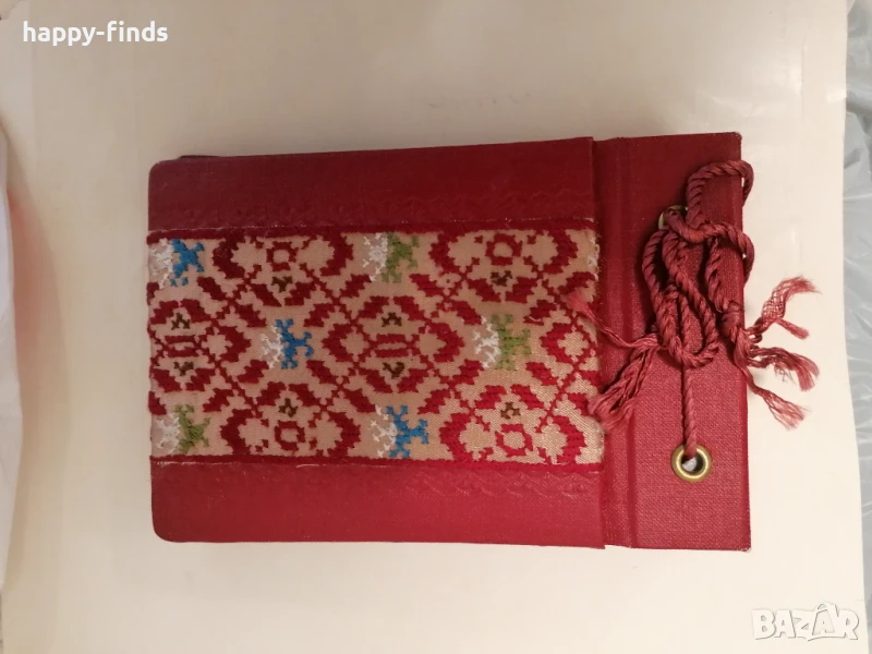 Ретро албум с красива бродерия на корицата, снимка 1