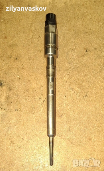 Подгревна свещ с датчик за налягане Audi Cupra Seat Skoda VW Hidria HD4 SVN 4.4V VW AG 04L 905 061 C, снимка 1