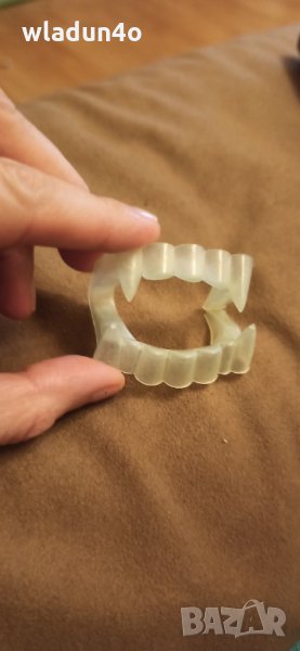 Дракулски челюсти-8лв, снимка 1