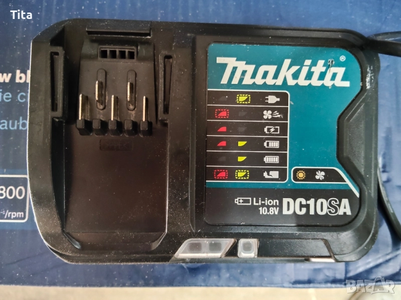 Бързо зарядно Makita 10.8V, снимка 1