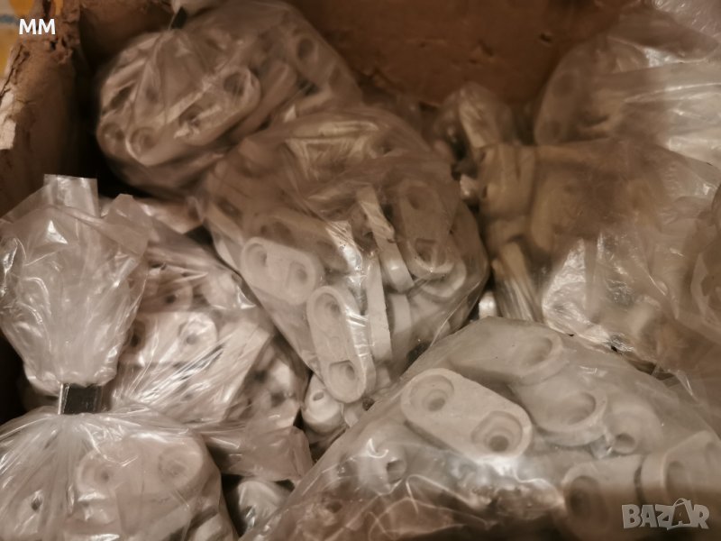 Керамичен изолатор за щекерна кутия - двоен, снимка 1