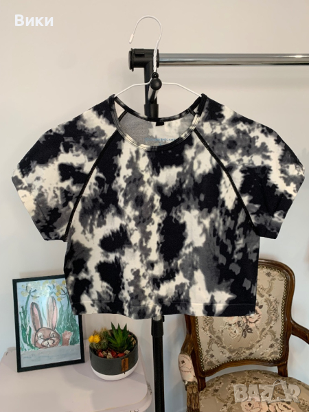 Къса тениска в размер L, подходяща е и за М, снимка 1