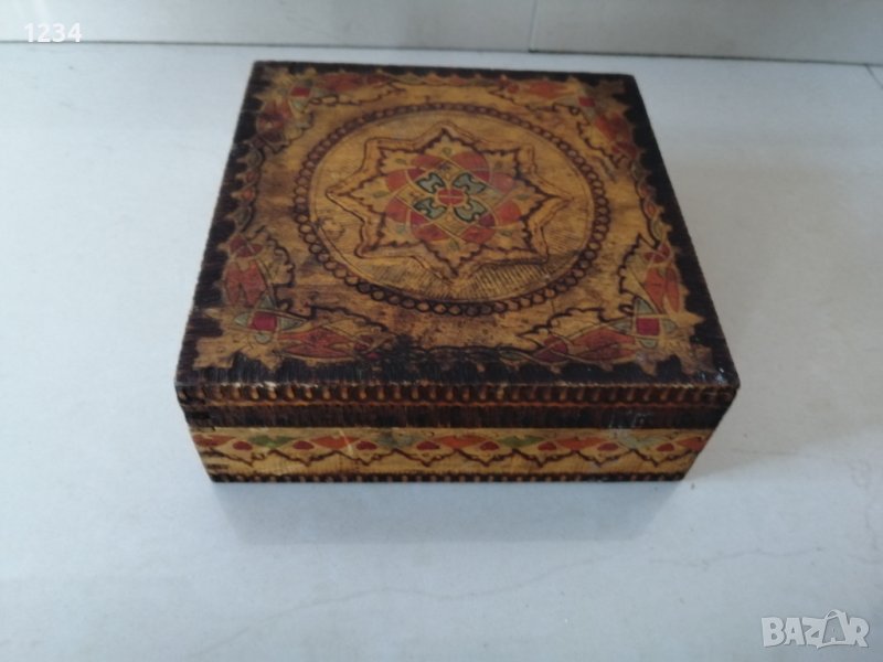 Дървена кутия 15.5 х 15.5 h 5.5 см. , снимка 1