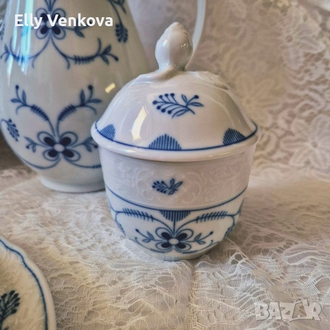 Порцеланов сервиз Schumann с декор "сламенто цвете" в кобалтово син цвят, снимка 4 - Сервизи - 52860559