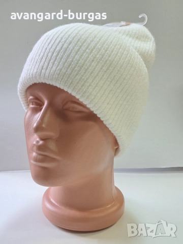 335 Дамска плетена шапка,ангора-бутикова