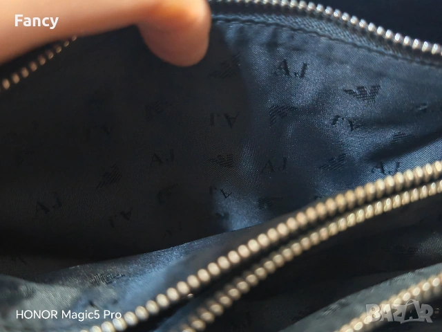 Дамска чанта Armani Jeans , снимка 9 - Чанти - 53477192