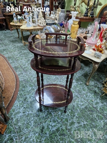 Прекрасна антикварна италианска конзолна масичка 