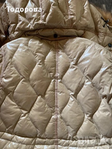 Много елегантно бежово яке с подвижна качулка, естествен пух. Високо качество., снимка 7 - Якета - 53292300