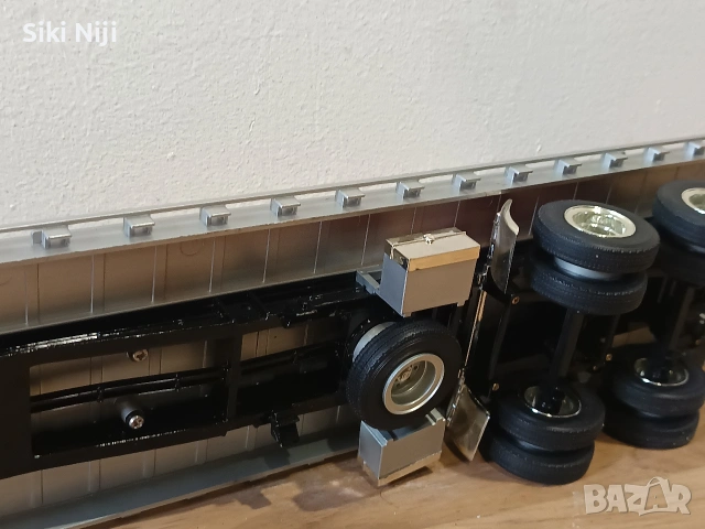 метален 1:24, снимка 4 - Колекции - 53487687