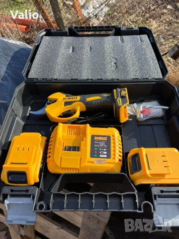 Лозарска ножица на батерии , снимка 1