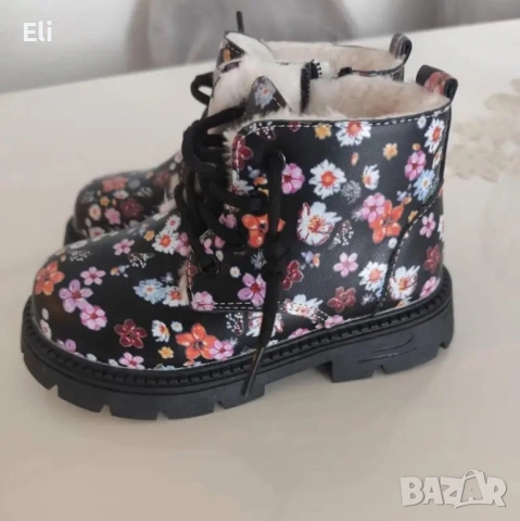 Чисто нови зимни ботушки / в черно и в бяло, снимка 4 - Бебешки боти и ботуши - 53606418