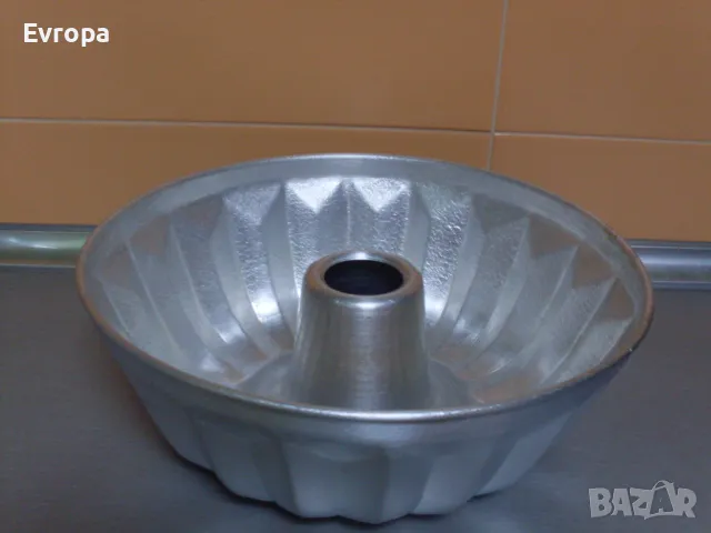 Форма за приготвяне и изпичане на кекс.