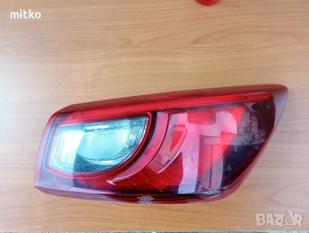 Десен стоп Мазда цх3, снимка 4 - Части - 50565271