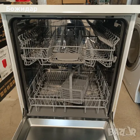 Съдомиялна машина Бош , снимка 2 - Съдомиялни - 48479832