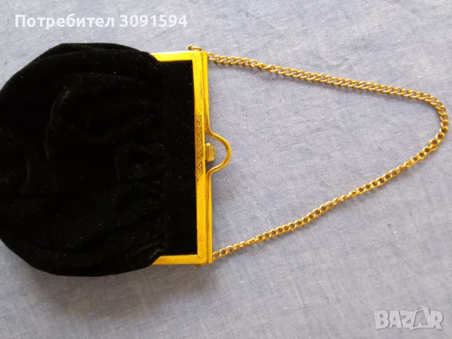 Дамска чанта 30 те години черно кадифе със бронзов обков , снимка 14 - Антикварни и старинни предмети - 47290978