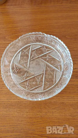 Кристална чиния