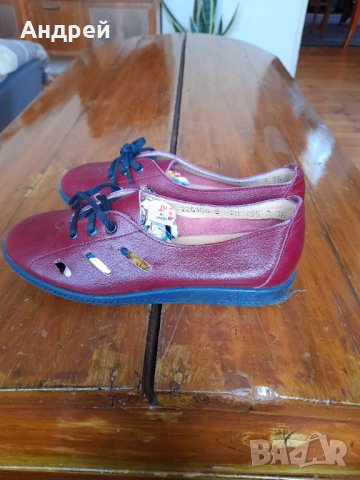 Стари детски обувки Пирин, снимка 4 - Антикварни и старинни предмети - 32646046
