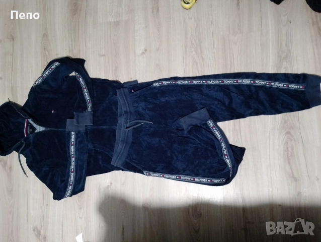 Екип Tommy Hilfiger , снимка 3 - Спортни екипи - 52795137