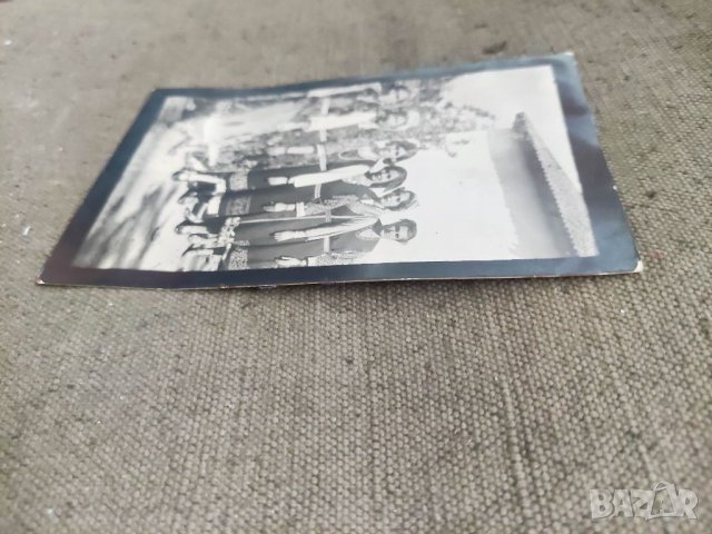 Продавам стари снимки : жени с носии