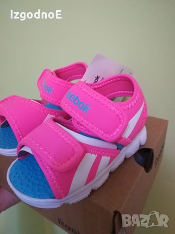 Reebook оригинални сандали, снимка 3 - Детски сандали и чехли - 25424879
