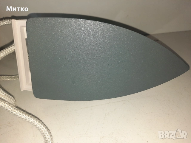 Нова компактна ютия за сухо гладене марка Wako модел MD-714, снимка 5 - Ютии - 53597819