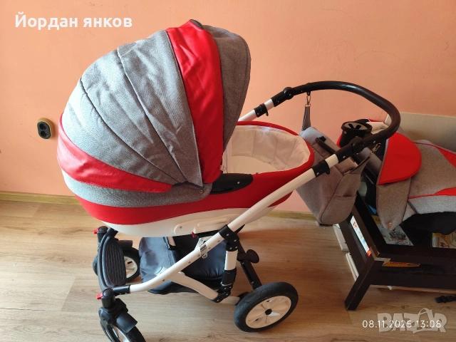 Бебешка количка 3 в 1 със столче за кола Karwala – Сиво и Червено, снимка 2 - Детски колички - 53012823